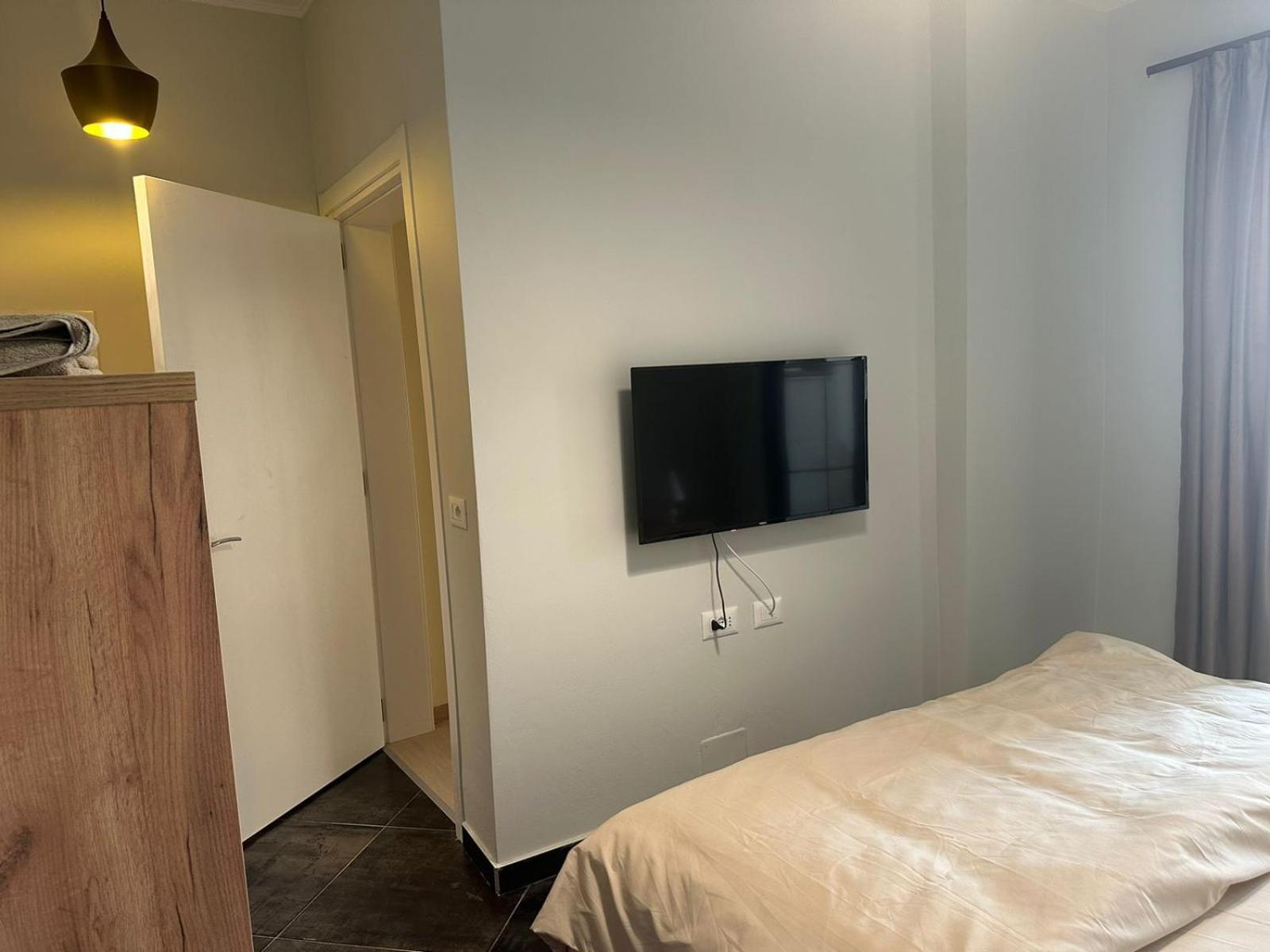 Central Comfort Suites Tirana Exterior foto